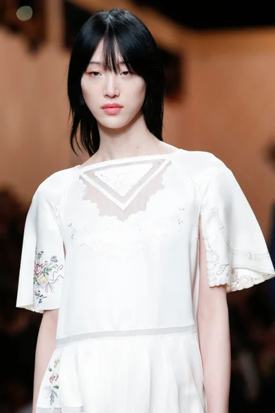 Look 99